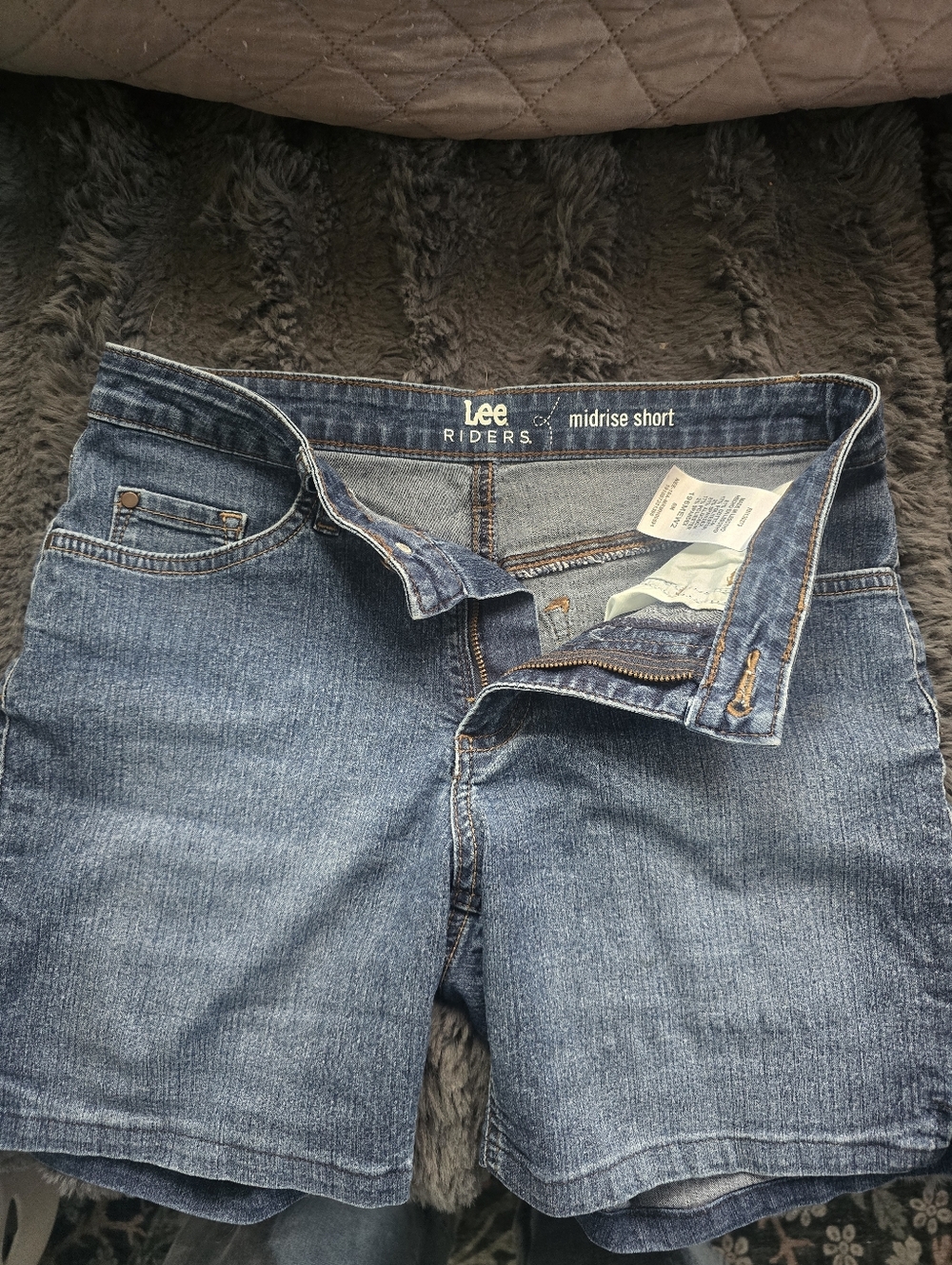 Lee Riders Women's Mid-Rise Denim Shorts Size 6M
